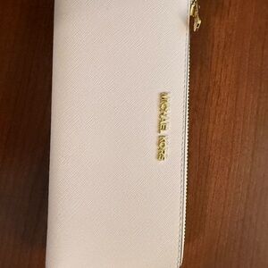 Michael Kors Cream Wallet